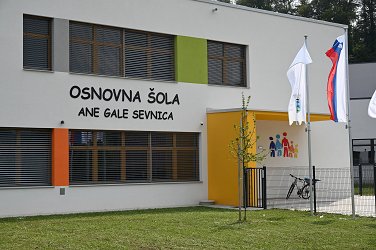 Vhod v OŠ Ane Gale Sevnica 